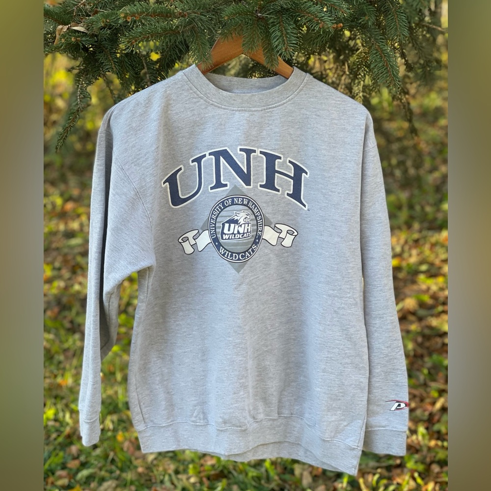 Vintage Pro Player University of New Hampshire crewneck
Large
22x26